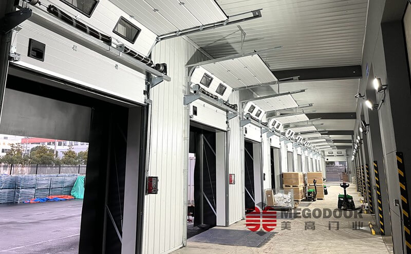 Dock提升門：高效物流與工業(yè)裝卸的關(guān)鍵門戶插圖2